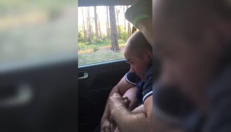 Самоотсос перед велосипедисткой