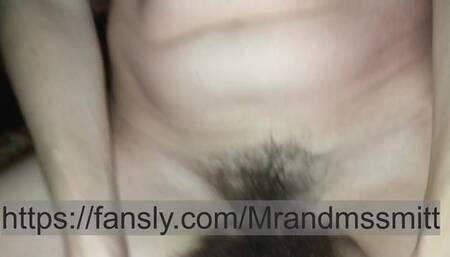 otentha MILF adathamangira ku orgasms amphamvu pa dick