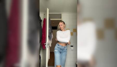 Come take my clothes off baby