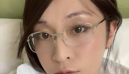 Japanese T-girl squirts a lot, swallows semen, masturbates anally with a big dildo\n男の娘の大量潮吹き、射精ごっくん、極太ディルドで、ズボズボアナルオナニー