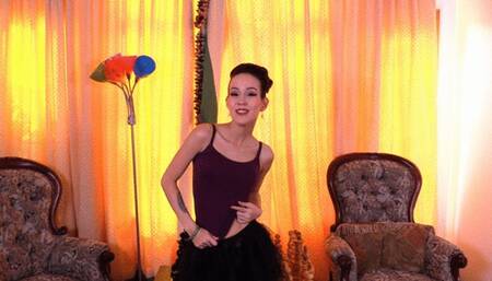 Amai Liv & Kandy Kummings Self-Shot Webcam Strip Tease