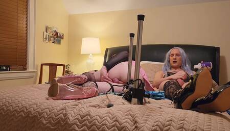 2 trans sissy girls playing with fucking machine and dildos