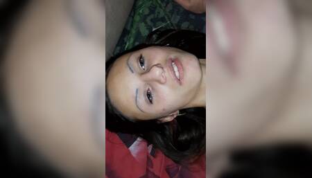 Обожаю плевать в рот своей рабыне. Лесби фетиш, золотой дождь