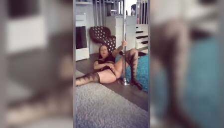 An other vid where BambiAmbita is dancing