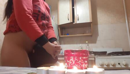 Отблагодарила её кунилингусом за романтический вечер при свечах - lesbian_illusion