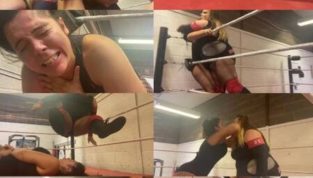 Giantess kisses BBW Ass