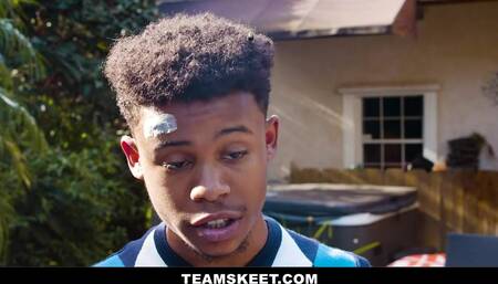 Slutty Teen Paisley Paige Gets Some Sex Lesson From Her Tutor