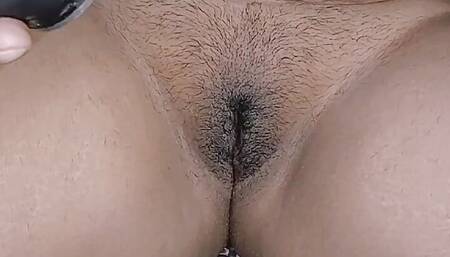 Pussy shaving failed girlfriend ki phudi saaf Karne k bahane ungli daal di..????