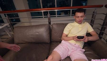 I Couldnt Hold back from Busting a Nut in my Horny Stepmom Bad Bella