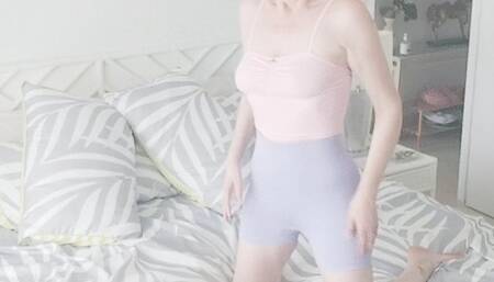 Stevie keeps sneezing on the bed - part 2