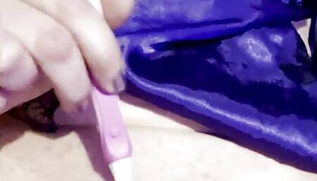 Rubbing My Little Pussy To Orgasm With Vibrating Toothbrush