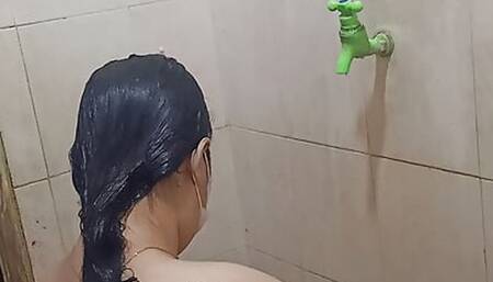 Take a bath with your sister-in-law until Crot part 1