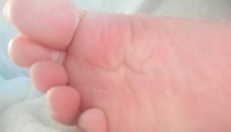 Rub my feet, Smell my feet, No Kissing