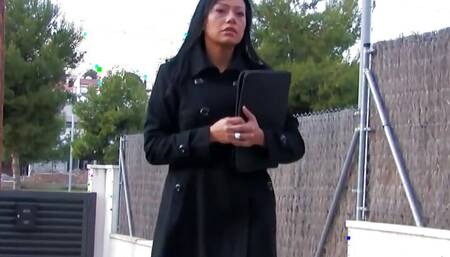 This MILF Can Do Wonders with Her Holes Especially Deep Throat and Hard Butt Pounding