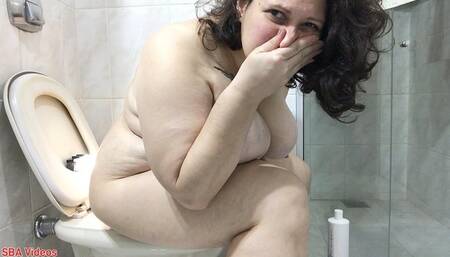 Toilet Routine | Stink, pee, and big plops