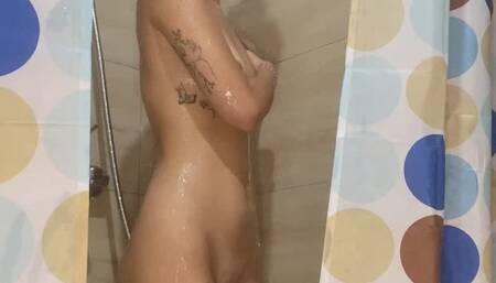 Spy me on the shower