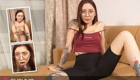 Ka Lee Is Sexy Hot and Nude and She Is Showing off Her Hot Body in VR