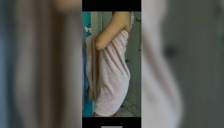 Washing my long hair & squirting on dildo