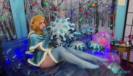 Winter Zelda Blows Up Beautiful Snowflake Mylar Balloons