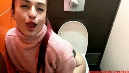 Quiet toilet and lots of my splashes, everyone hear me! wmv