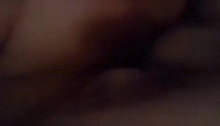 Deutsches Teenie-Amateur-Paar hat Hardcore-Reality-Sex mit Creampie