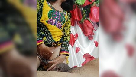 Mature lady wants dick inside pussy