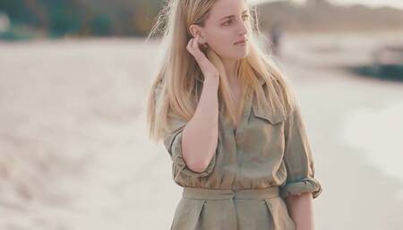 Lesbian Sunsets & Kisses! Charlie Forde & Oilve Gee Make Out