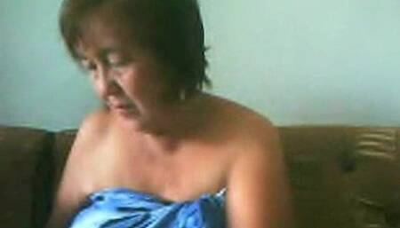 Old Asian Granny Shows Off on Cam