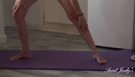 Aunt Judy's - Working Out with Petite MILF Scarlet