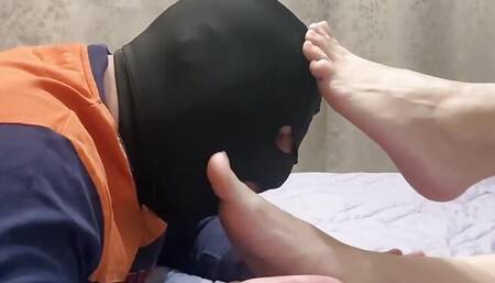 Worship My Feet You Slave