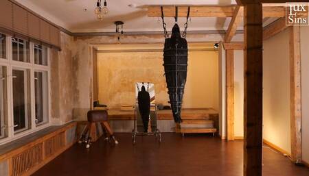 Leather Sack Suspension Bondage with Heavy and Elise Graves (AVI)