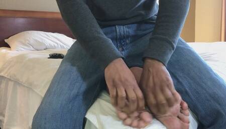 Cinnamon Spicyy this time is restrained and tickled