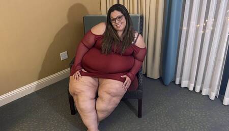 Plump Paradise: Hotel Dress n Squeeze 2 - SD