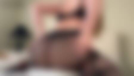 humping my pillow in my pantyhose