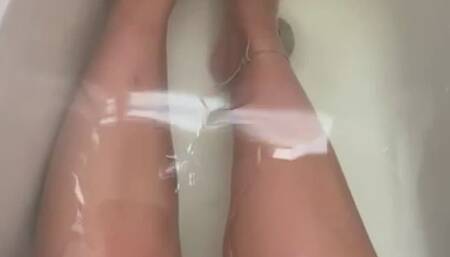 Mulberryapplesmallfeet