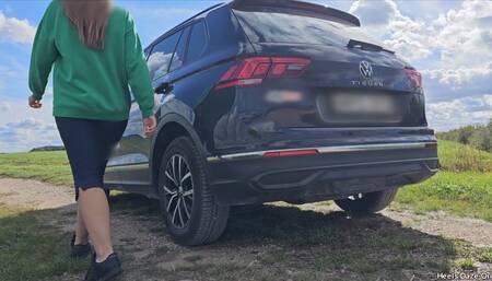 Bouncing New Volkswagen Tiguan 3