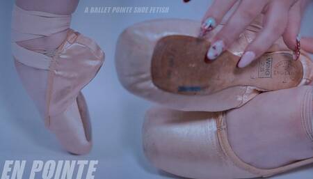 En Pointe - Ballet Pointe Shoe Fetish