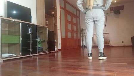 personal trainer gives me free classes in exchange for blowjobs