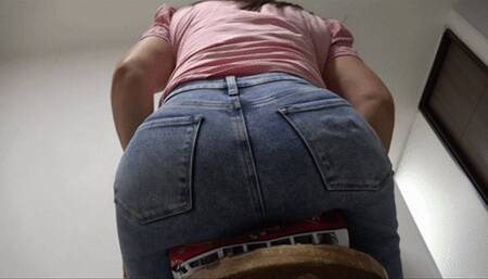 Vanesa Crushes Tough City Bus