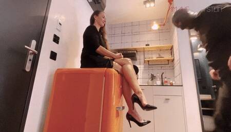 Lick, Suck, Obey – High Heel & Foot Worship, Foot Gagging, Trampling