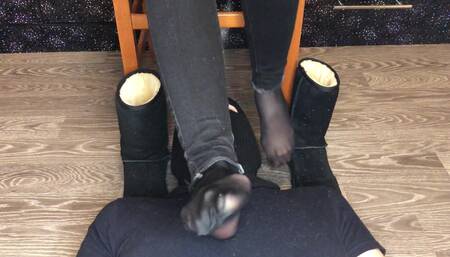 kelly_feet mistress slave lick shoes school girl kiss and sniff nylon socks