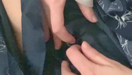 Волохата японська любителька мастурбує