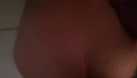 Mi vecina culona disfrutando mi verga gruesa cuando su marido se va de viaje