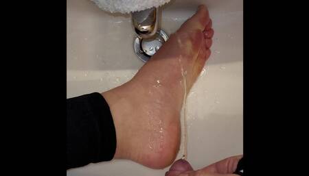 Piss and cum on feet