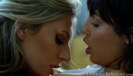 Tranny gal Jade Venus takes full control of hot babe Vanessa Sky