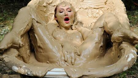 Kendra, Up Close in the Mud