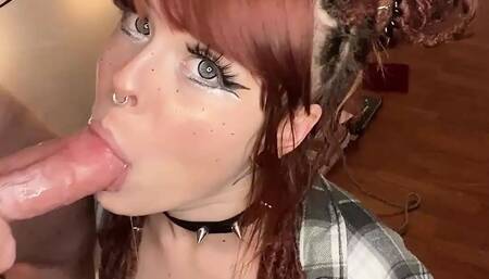 Bored Gamer Girl Wants to Get Facefucked by Your Big Cock