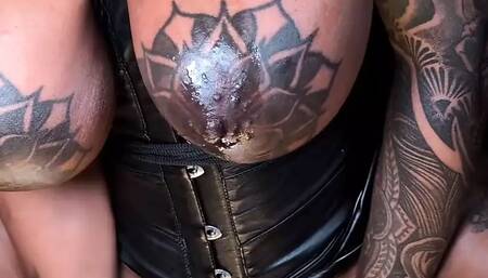 The Kinky Slut Queen "dark Dea" Stretching Her Pussy with "traffic Cone" by Hankey'stoys