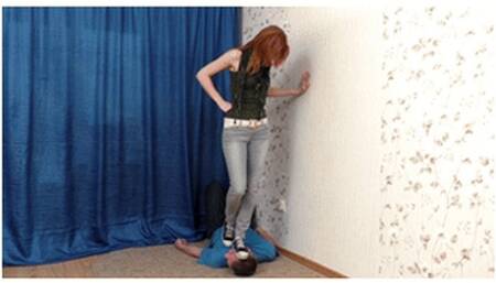 19 yo girl uses her buddy for foot fetish games, vf0913x 1080p