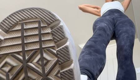 Nice Giantess takes care of shrinking virus boyfriend in platform converse FEET